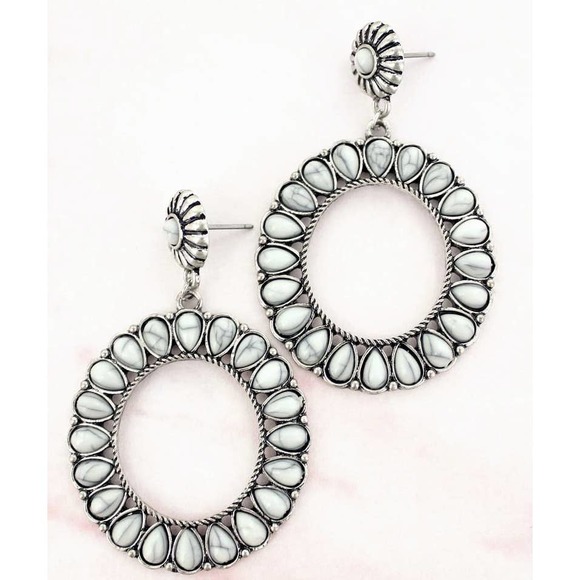 Honey Breeze Boutique Jewelry - Pair of White Stone Beaded Naja Earrings Western
